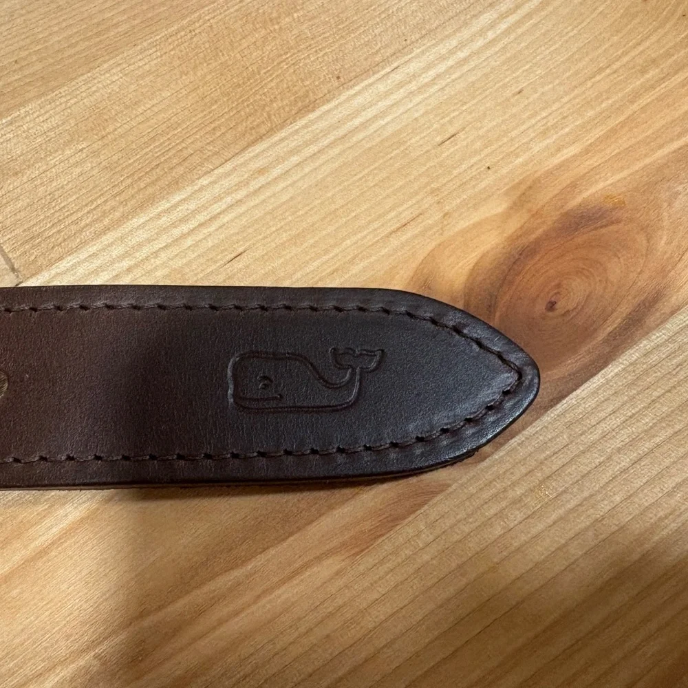 Vineyard Vines Leather Belt – Size 26 – 100% Cowhide Leather – Like New
